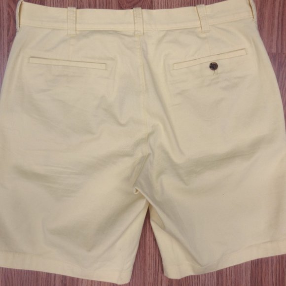 J.CREW REGULAR FIT SHORTS COTTON/SPANDEX LIGHT YELLOW Sz 33 - Picture 3 of 3